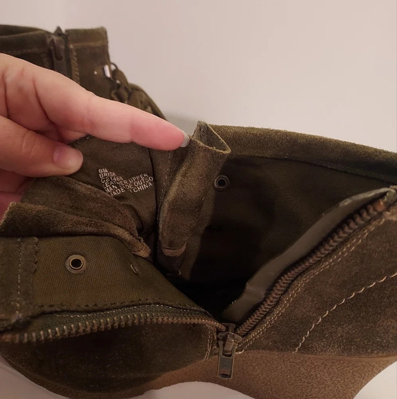 Mia Olive Green Suede Brisk Wedge Booties in Size 8 - Picture 11 of 12